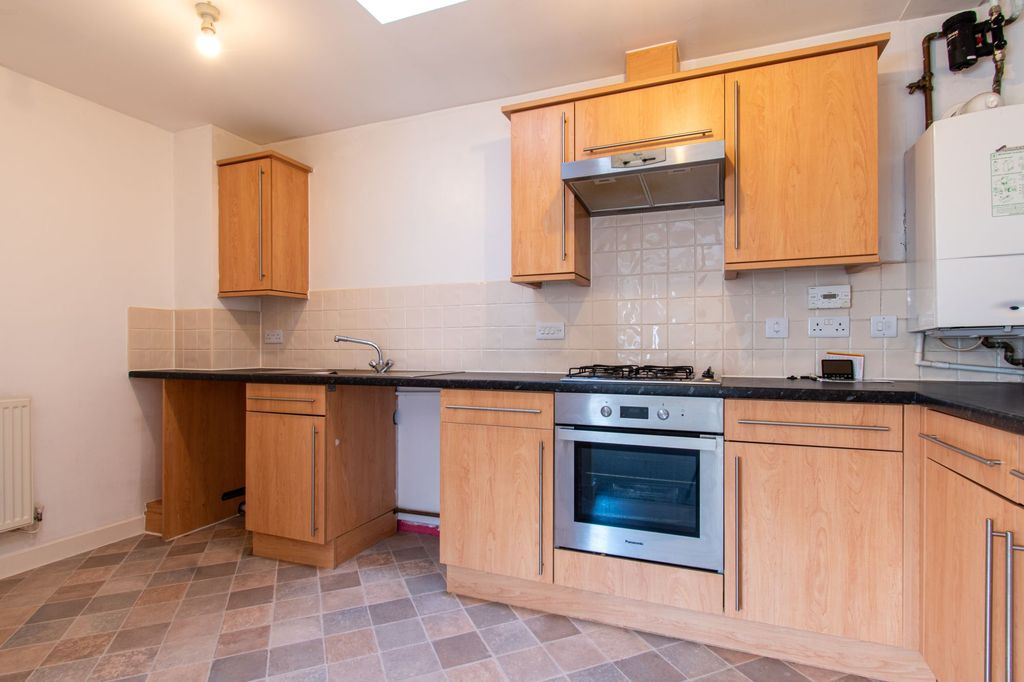 Property photo 2 of 6