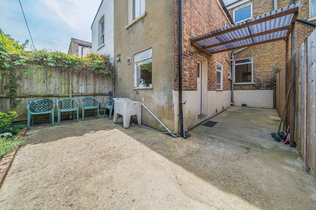 Property photo 3 of 17 Picture No. 12