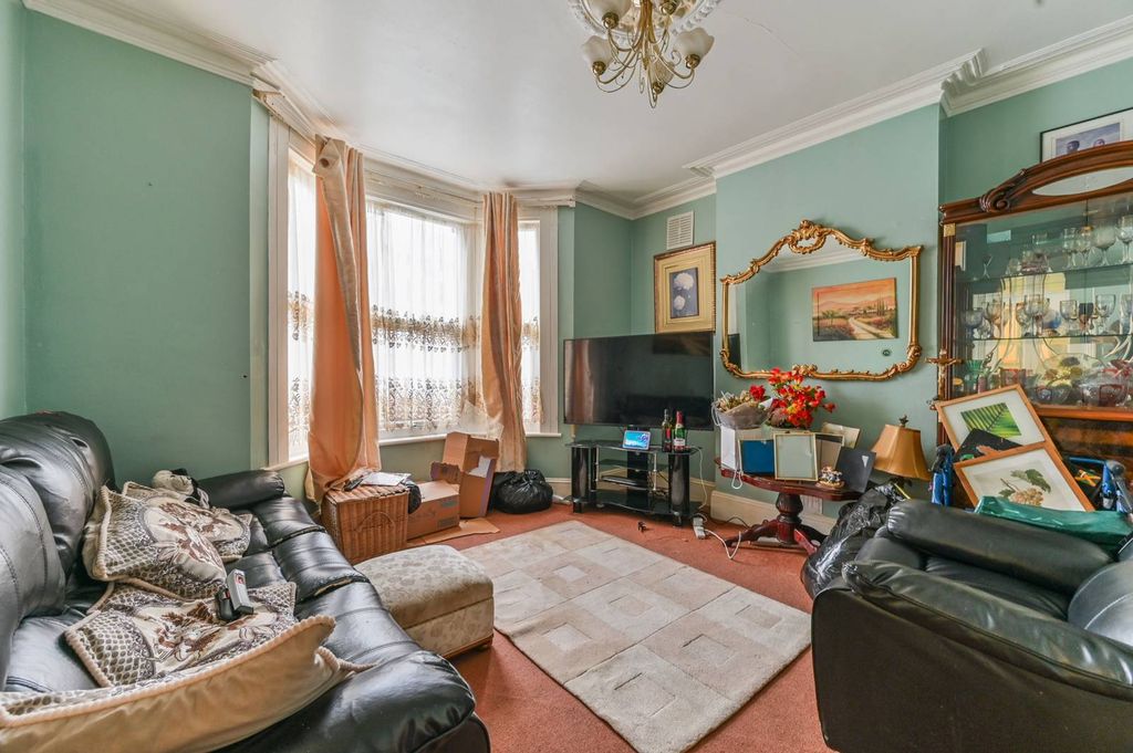 Property photo 3 of 13