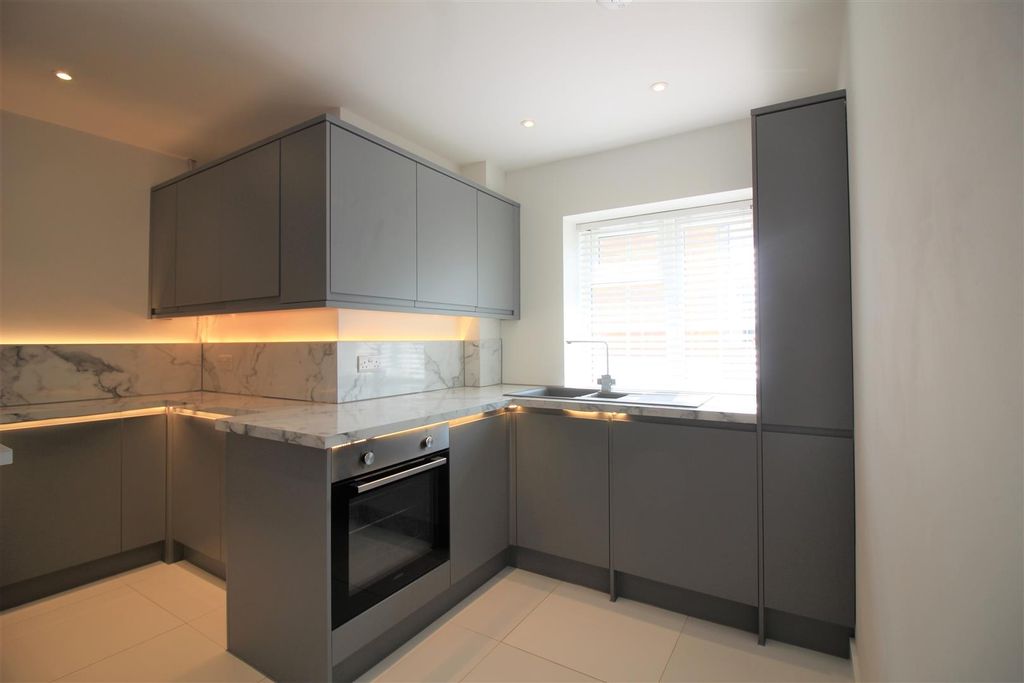 Property photo 3 of 5 Kitchen.Jpg