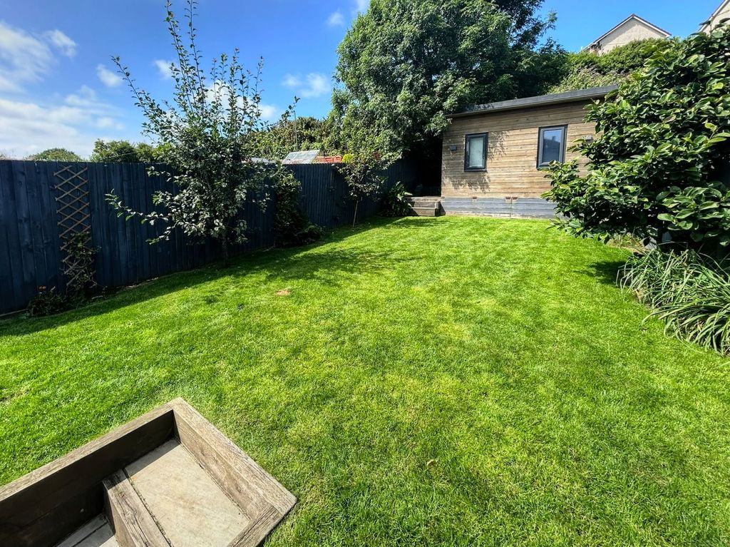 Property photo 3 of 34