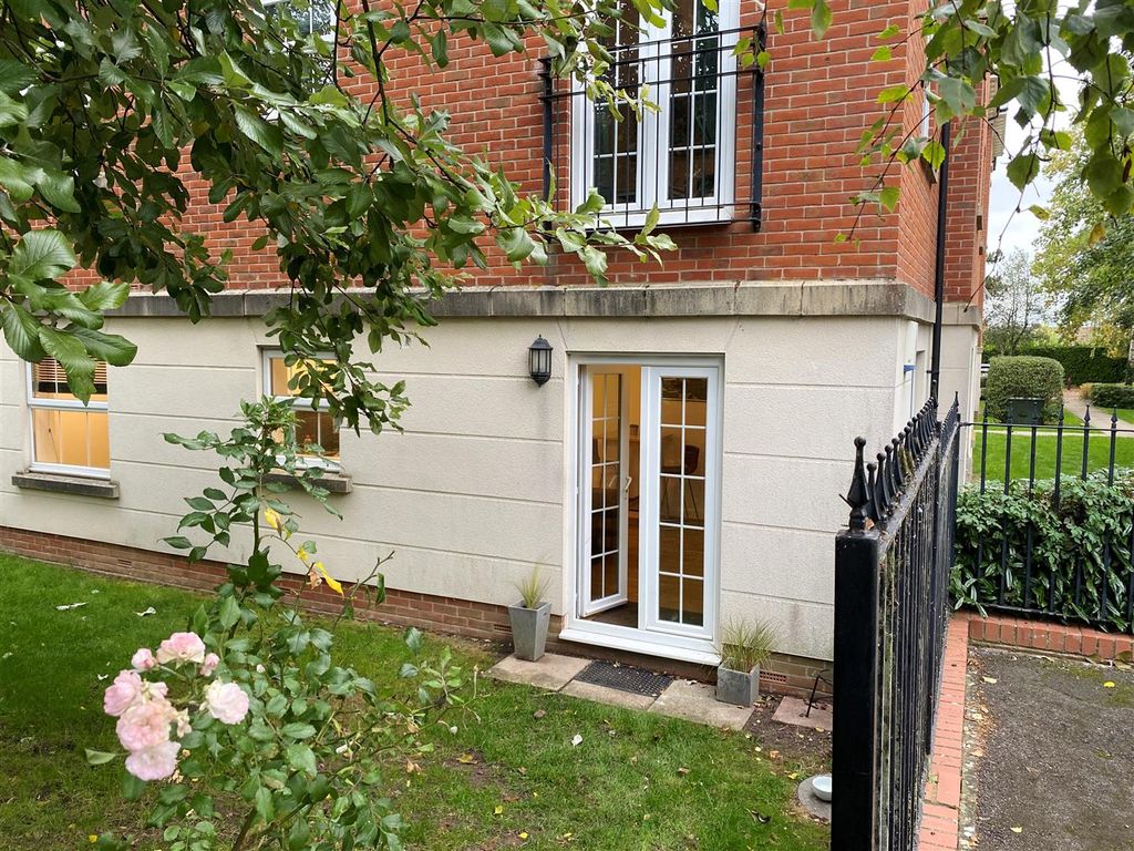 Property photo 1 of 15 1 Front Close.Jpeg