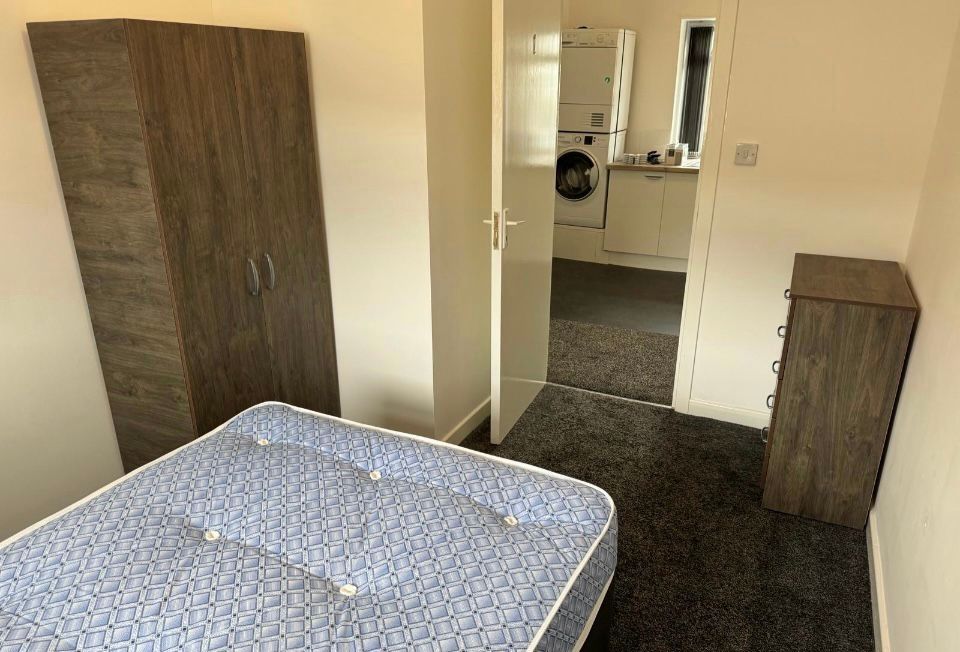 Property photo 3 of 7 Photo 12