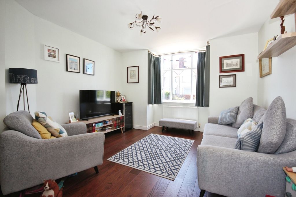Property photo 2 of 14 Pbox-Img.Jpg