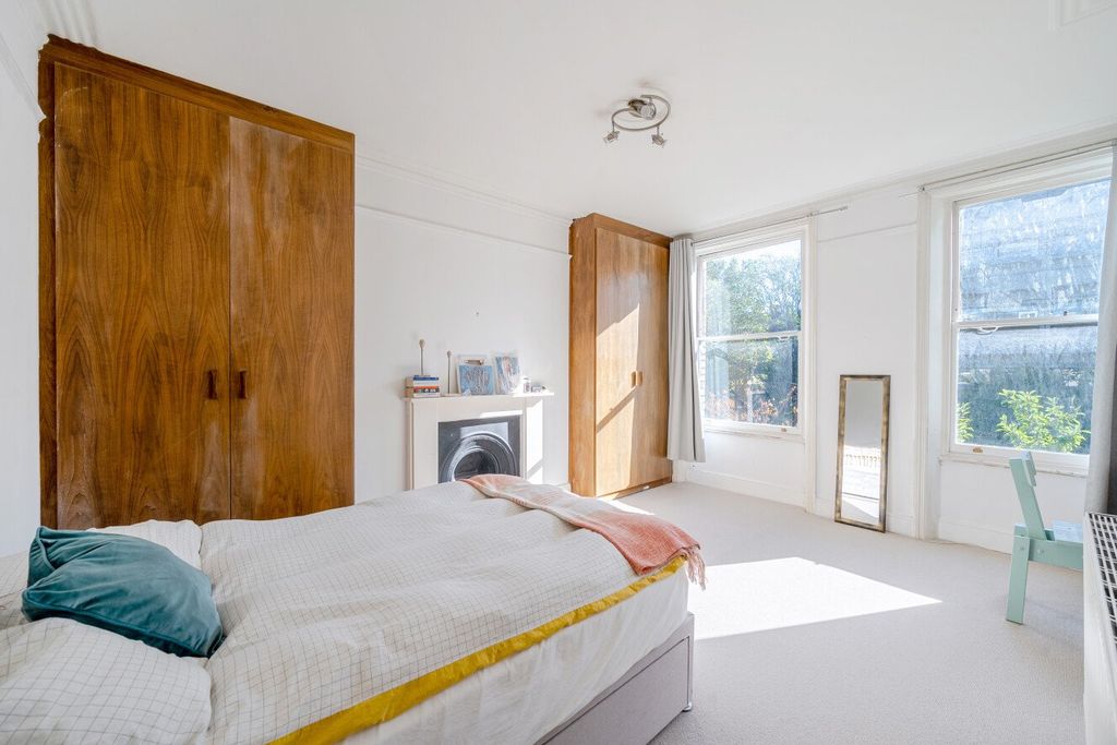 Property photo 2 of 17 Picture No. 34