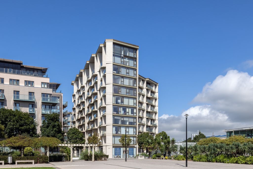 Property photo 2 of 20