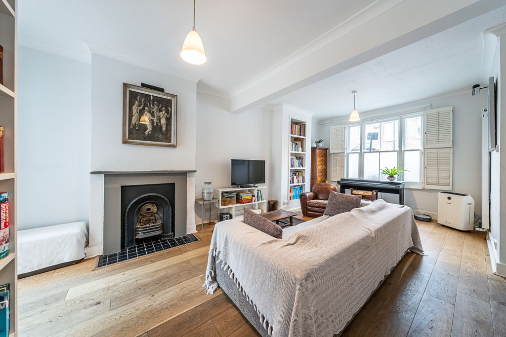 Property photo 2 of 34