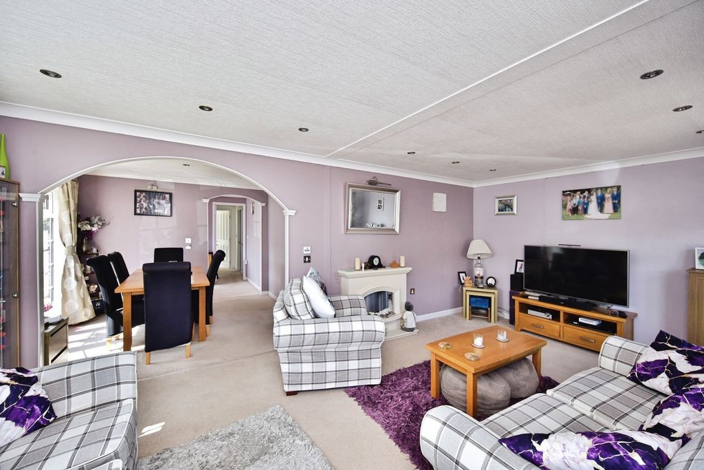 Property photo 3 of 19 Pbox-Img.Jpg
