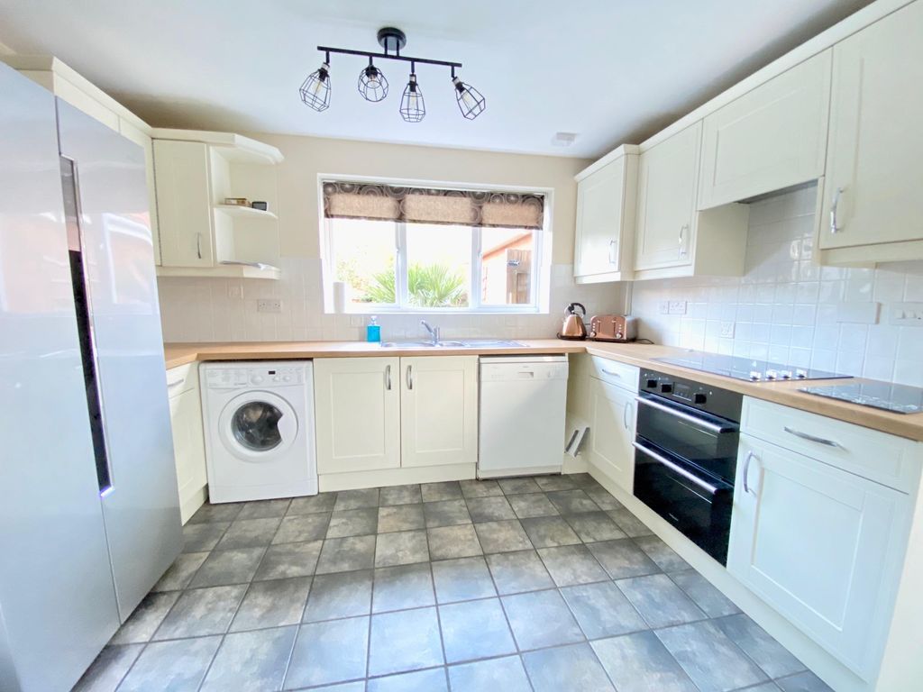 Property photo 2 of 19 Image