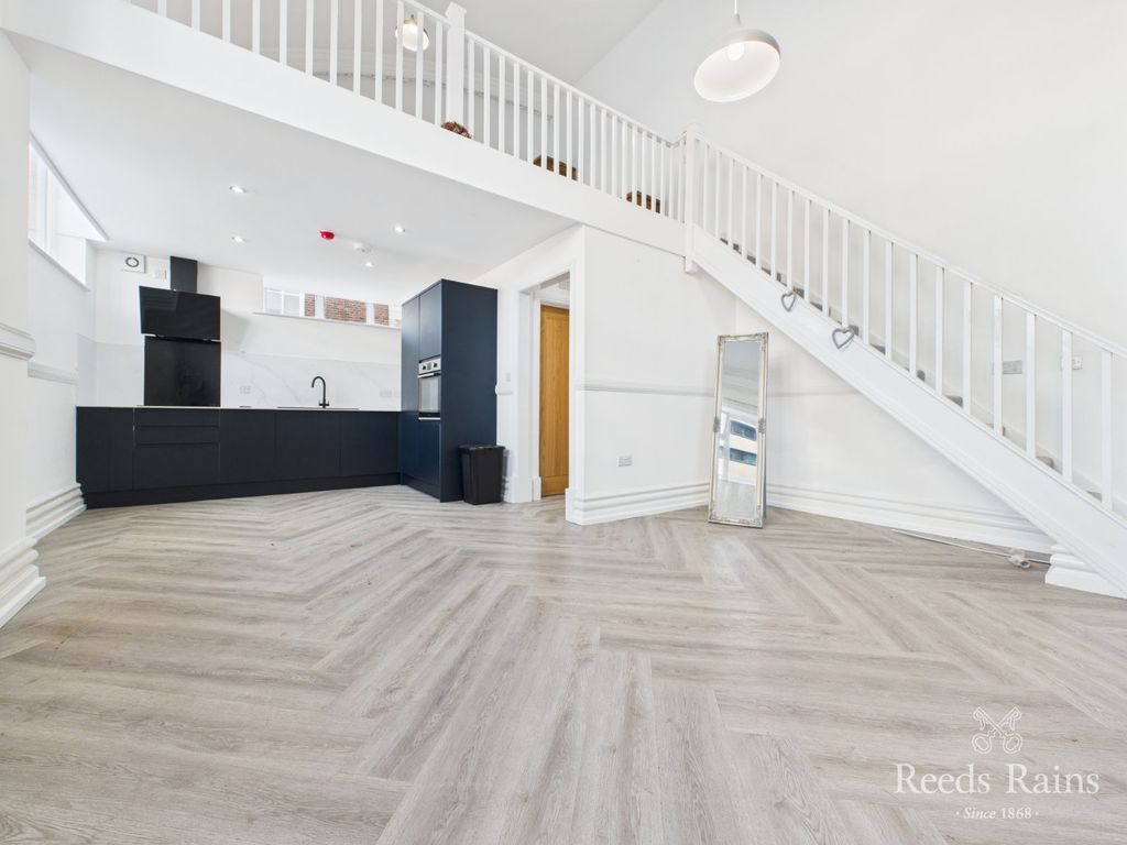 Property photo 3 of 26 Kitchen