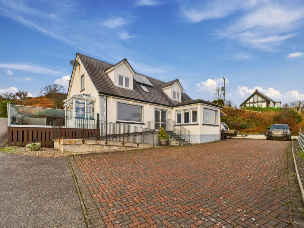 Property photo 1 of 35