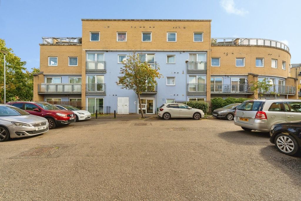 Property photo 1 of 18
