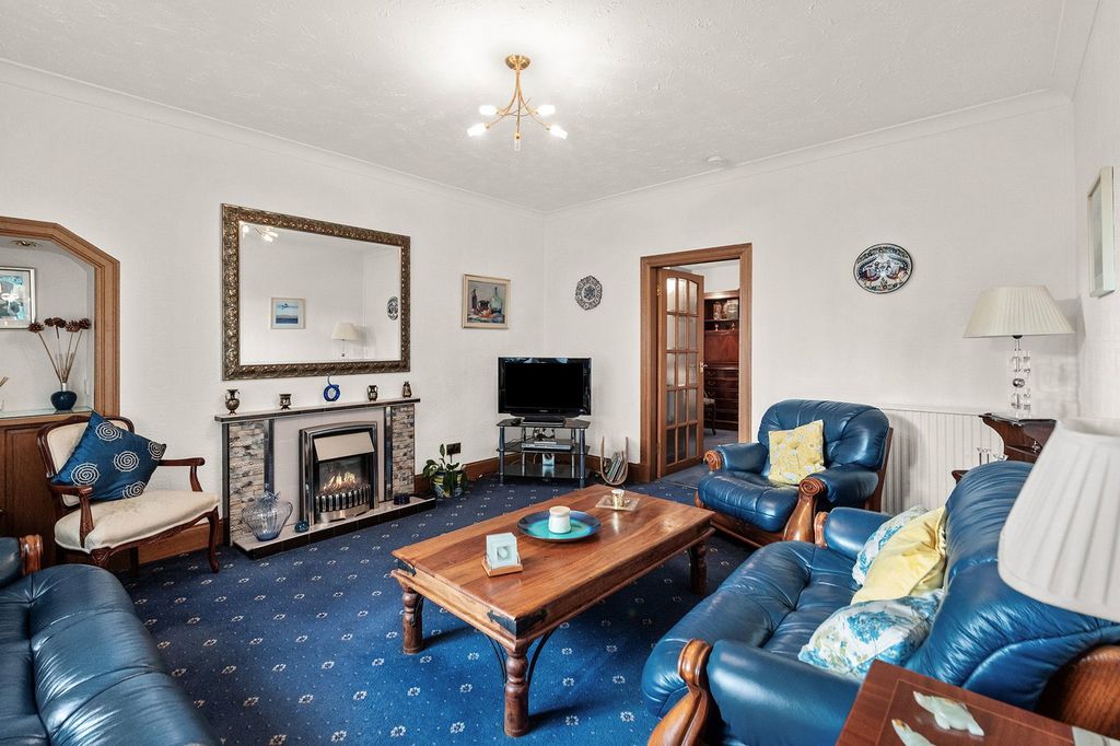 Property photo 3 of 24