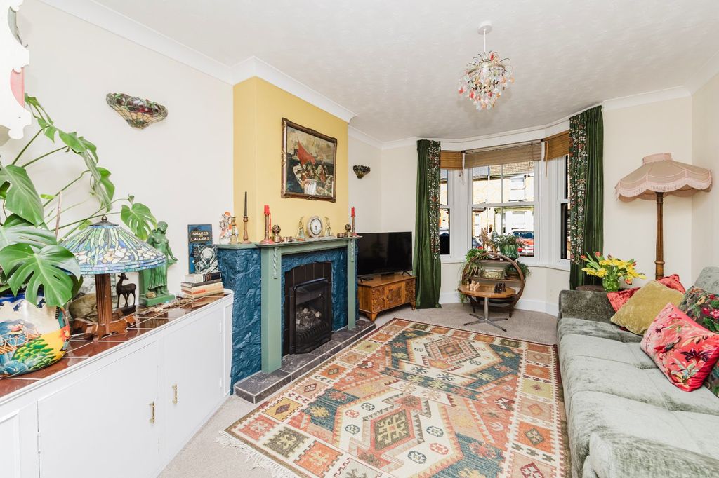 Property photo 3 of 16 Picture 3