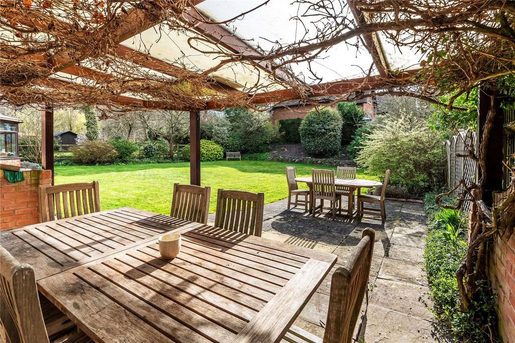 Property photo 3 of 19 Garden