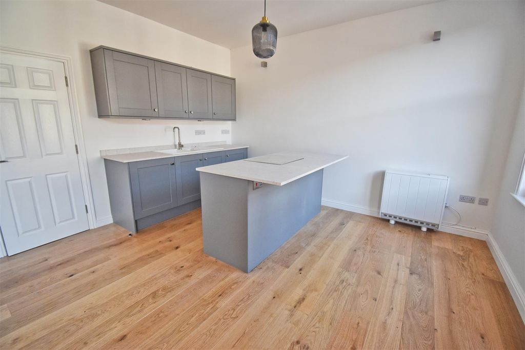 Property photo 2 of 8 Kitchen.Jpg