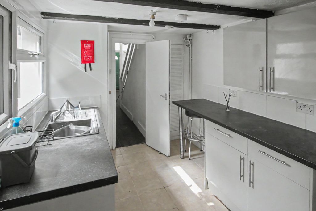 Property photo 2 of 15 29 Southover Street, Brighton Bn2 9Ud