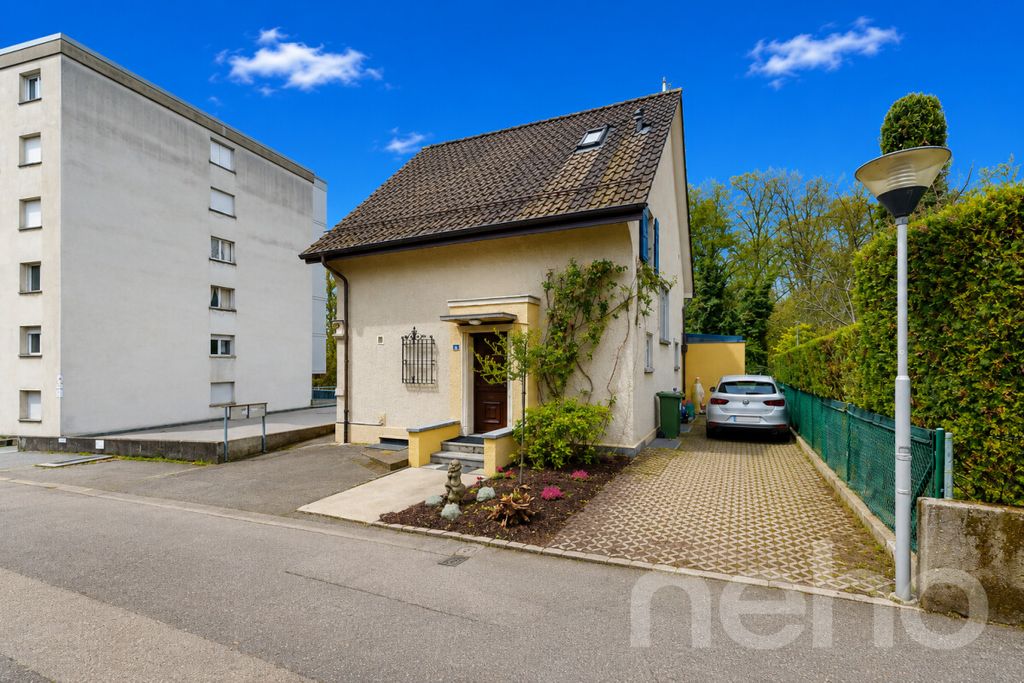 Property photo 1 of 12