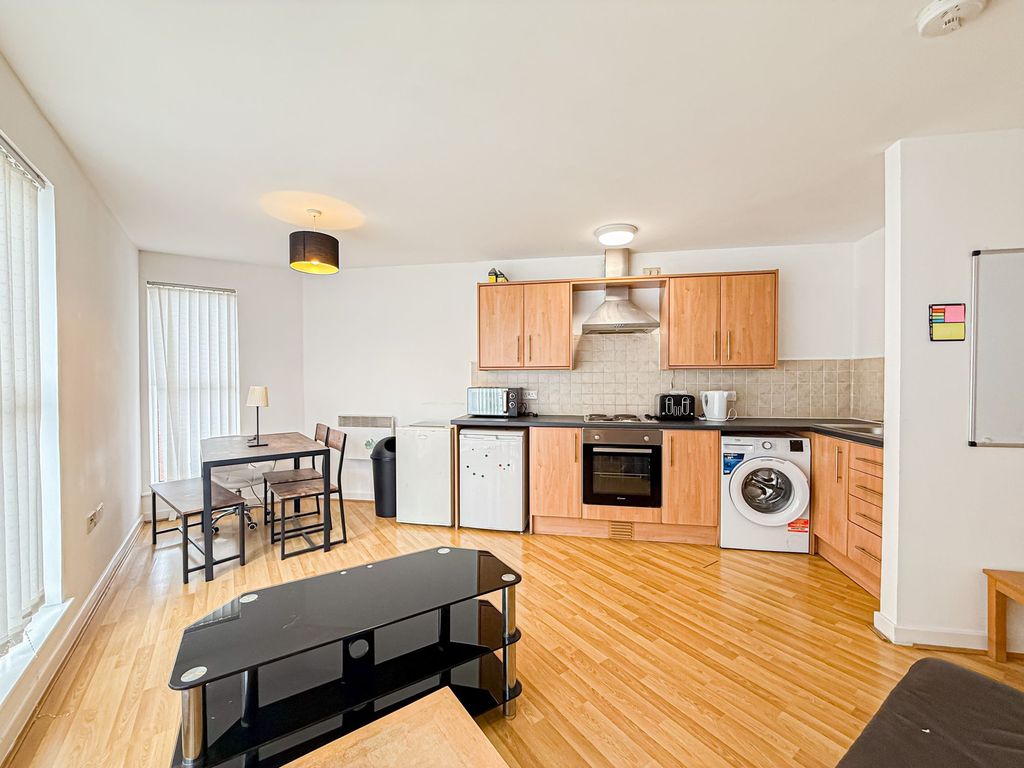 Property photo 2 of 8