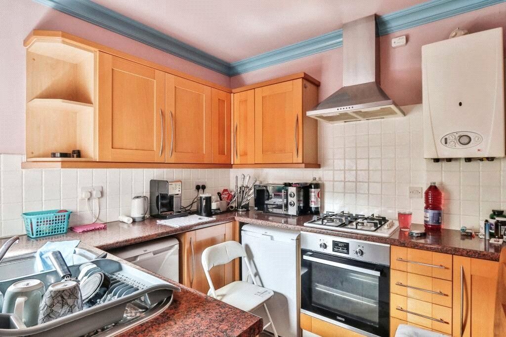 Property photo 3 of 7 Kitchen