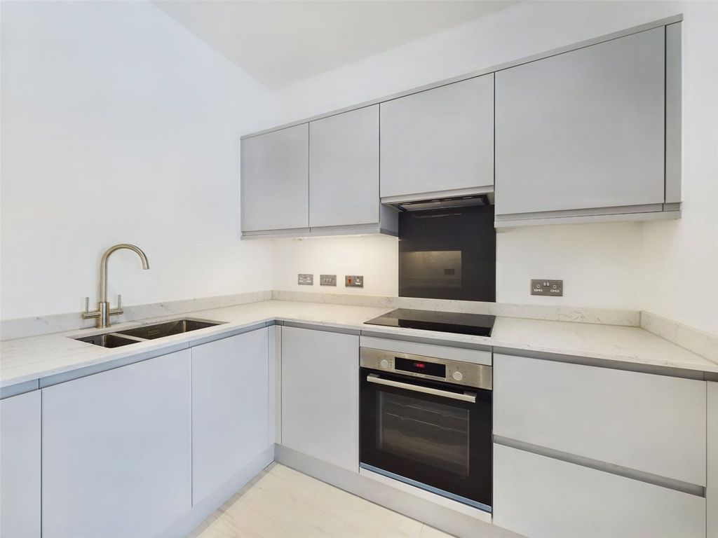 Property photo 2 of 8 Kitchen