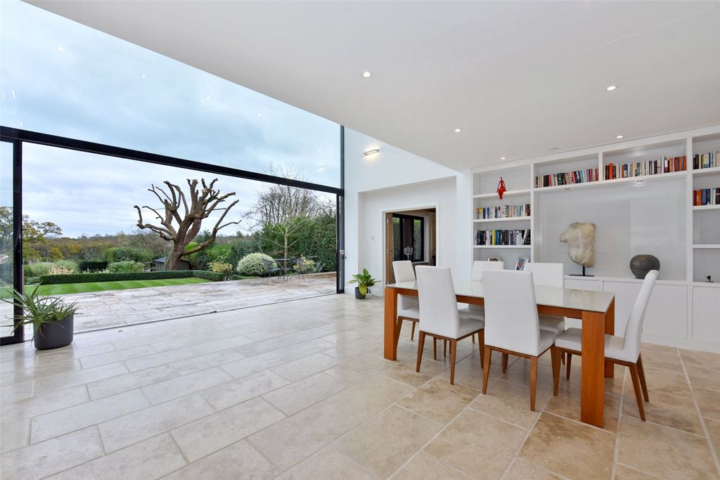Property photo 3 of 18 Picture No. 05