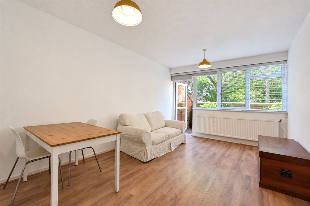 Property photo 2 of 9 Picture No. 10