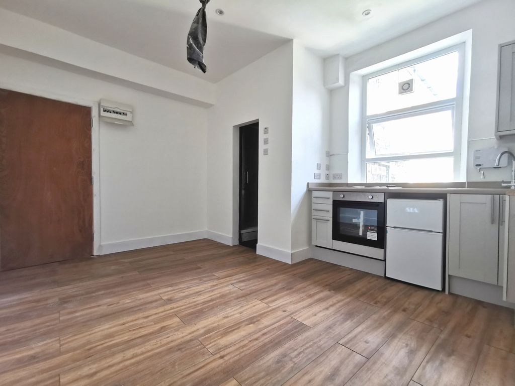 Property photo 1 of 5 Studio