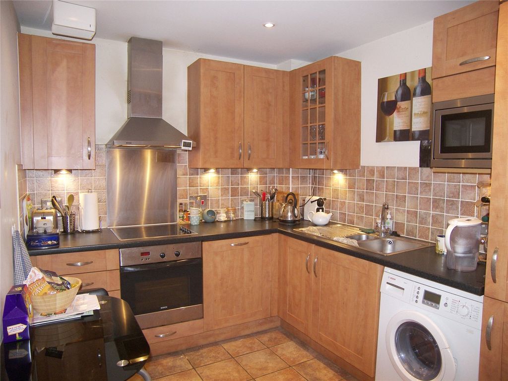 Property photo 3 of 6 Kitchen