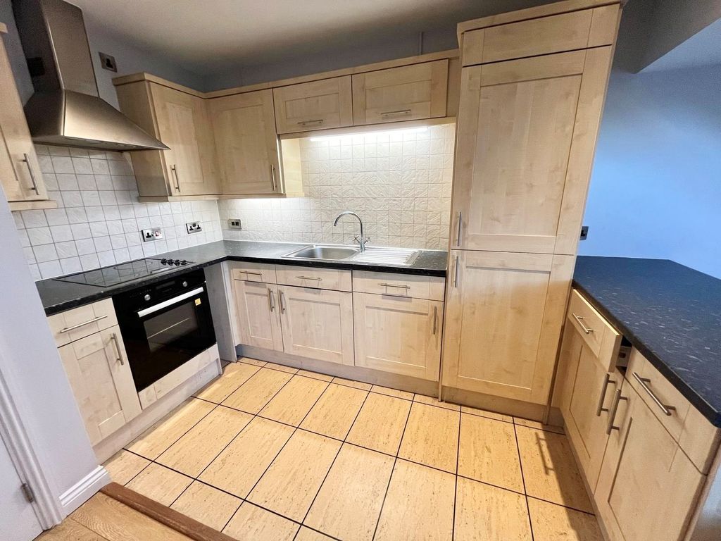 Property photo 2 of 14