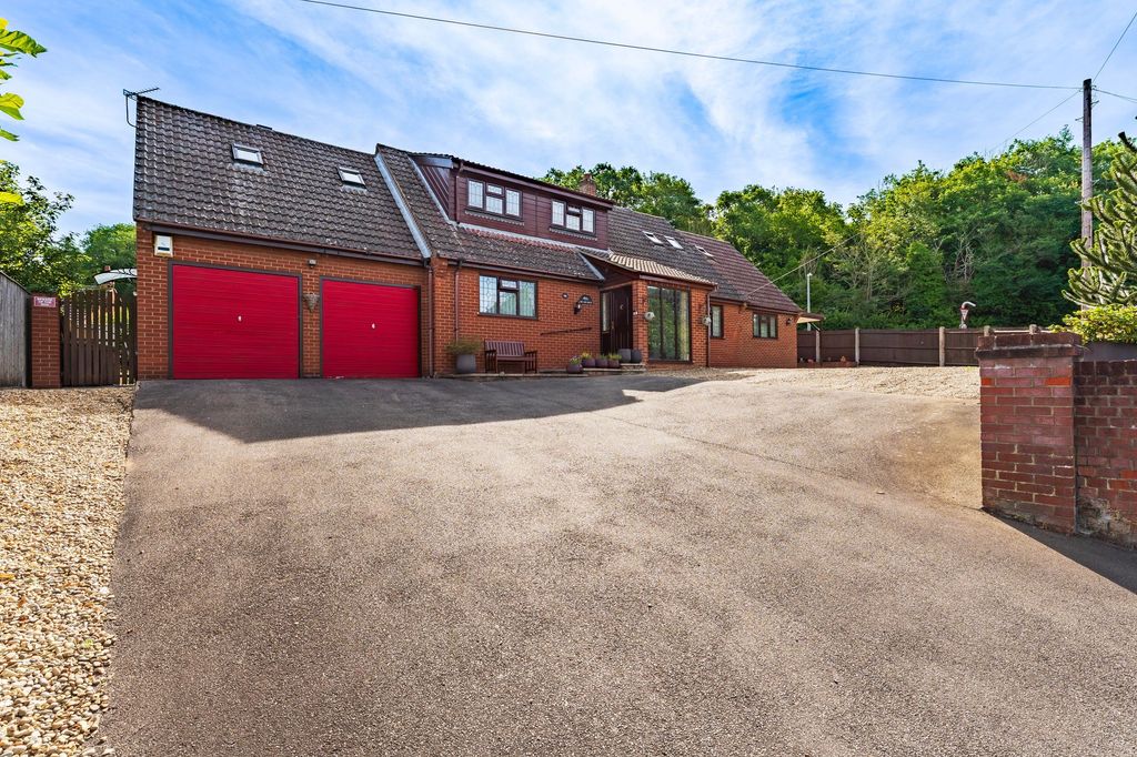 Property photo 1 of 33