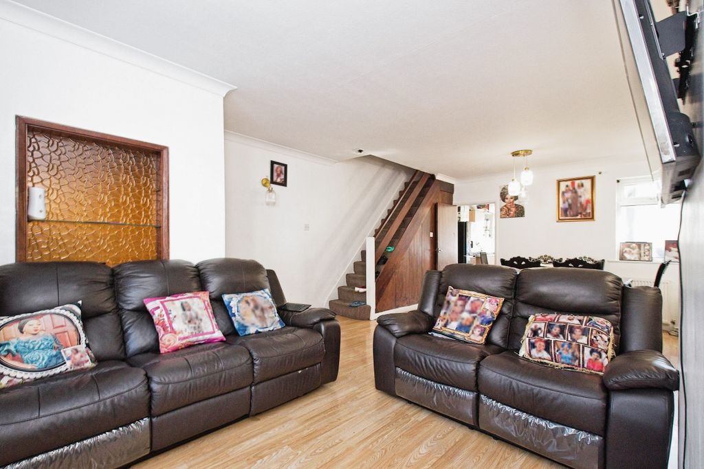 Property photo 3 of 20