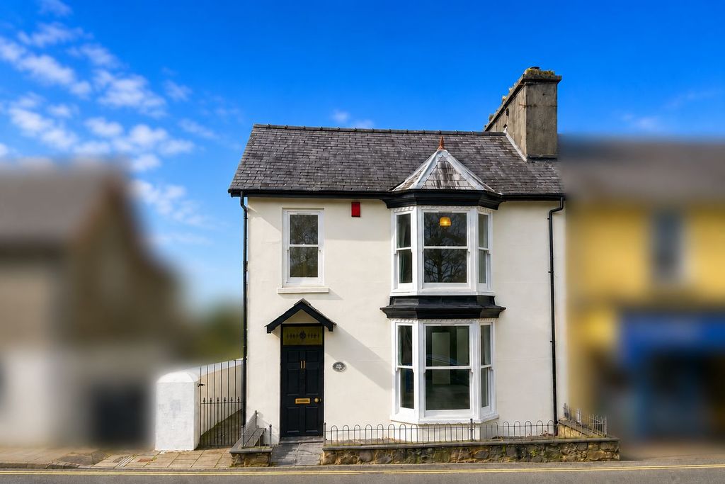 Property photo 1 of 34