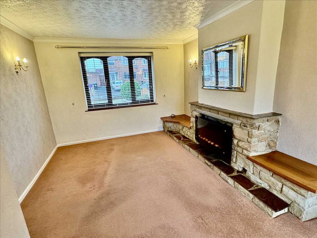 Property photo 2 of 11 Living Room