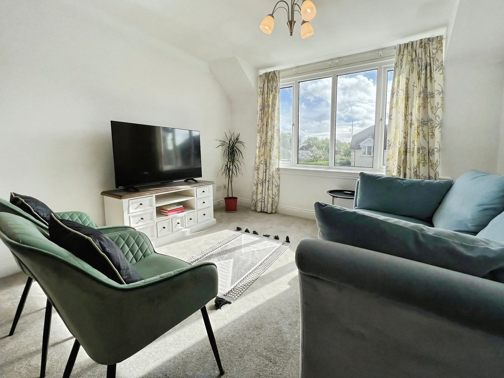 Property photo 1 of 12 Photo 9