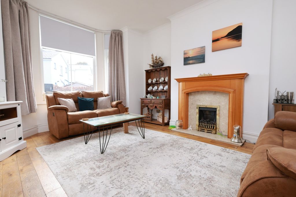 Property photo 2 of 18 Image 1