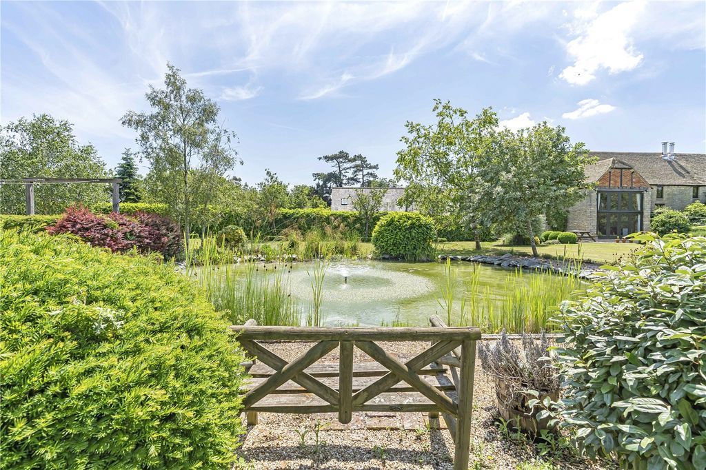 Property photo 2 of 22 Picture No. 29