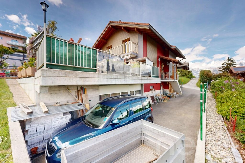 Property photo 1 of 12