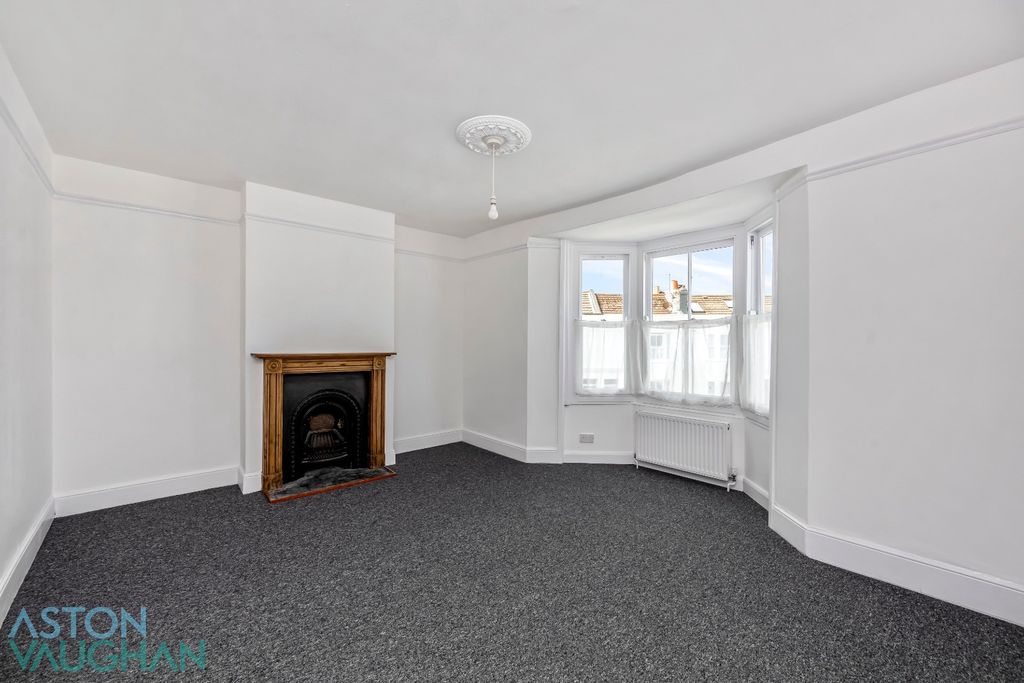 Property photo 3 of 12 5220192