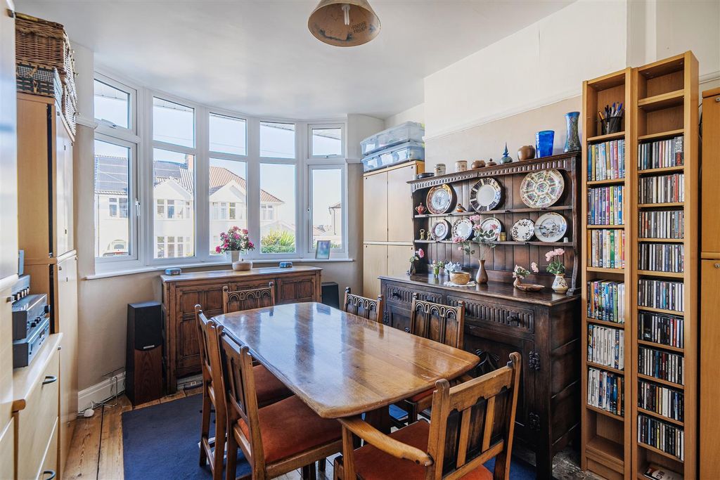 Property photo 3 of 15 1381654-7-691B40Fd15234.Jpg