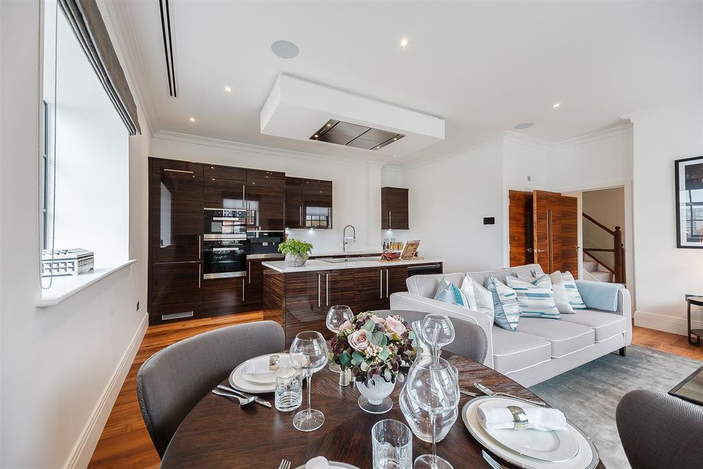 Property photo 2 of 31 8316099-Interior53.Jpg