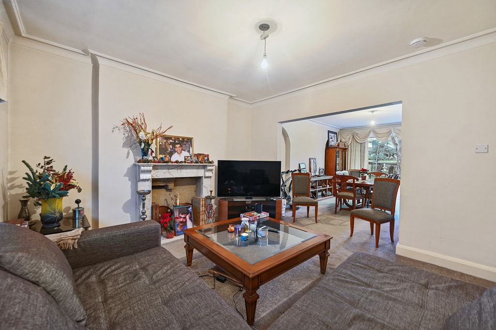 Property photo 2 of 16