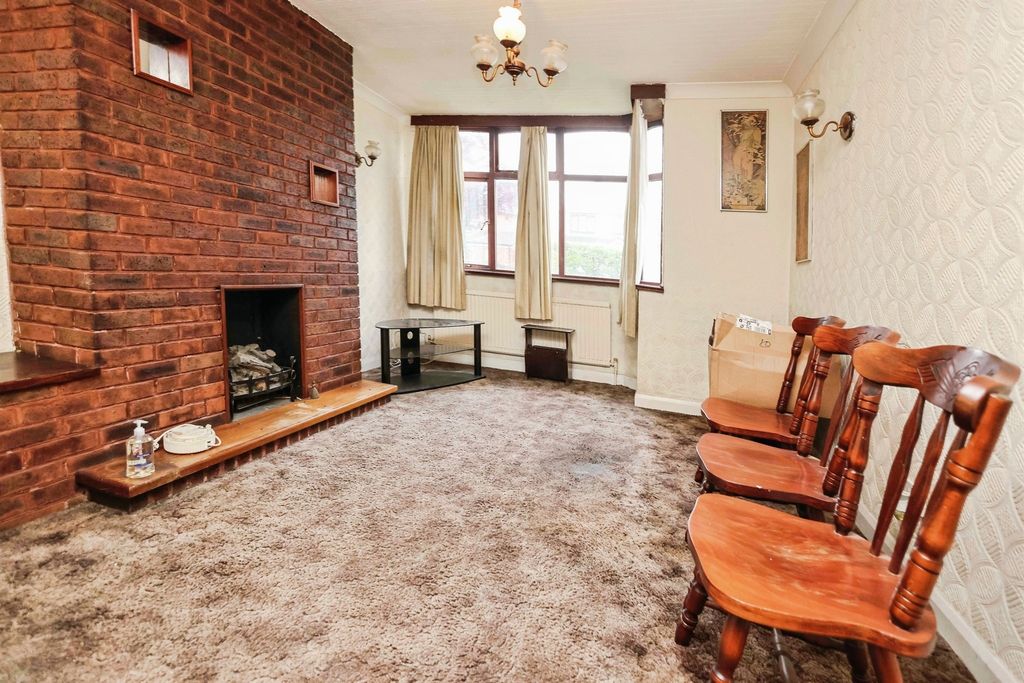 Property photo 3 of 18
