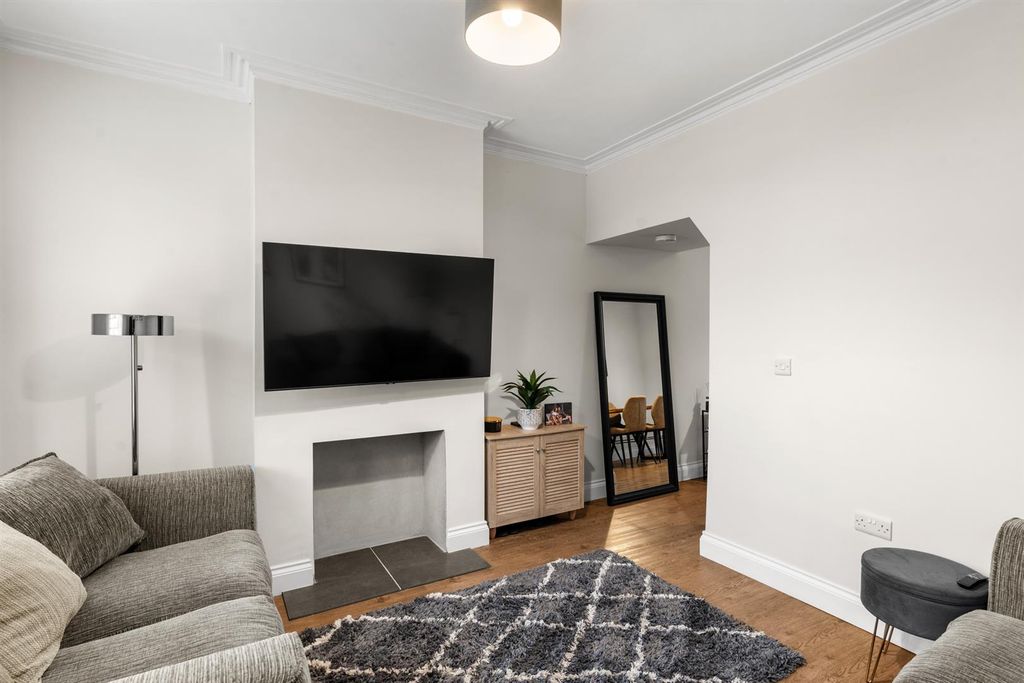 Property photo 2 of 18 15-Denbighrd-002.Jpg