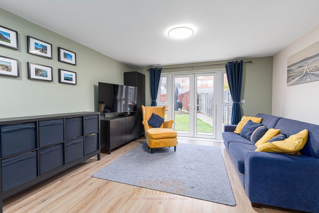 Property photo 3 of 23