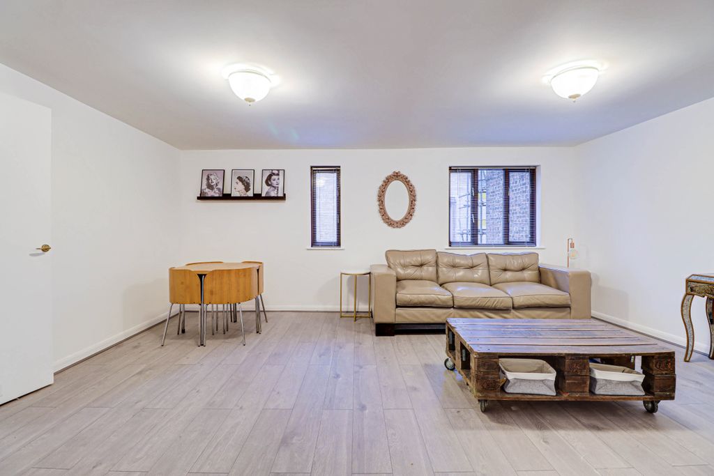 Property photo 2 of 8 Img0626Img0628