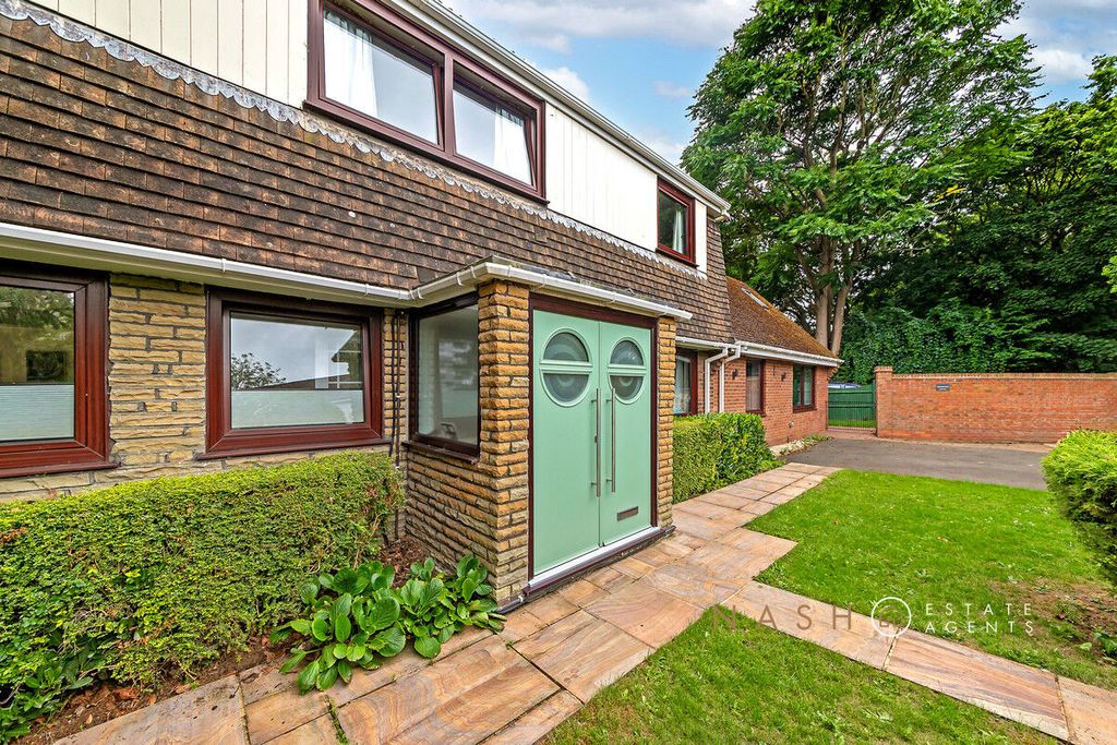 Property photo 3 of 38