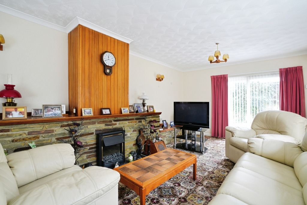 Property photo 2 of 16 Photo