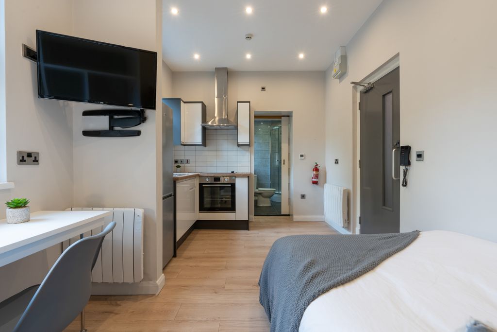 Property photo 2 of 3 Jesmond View A Studio 11 Bedroom 1