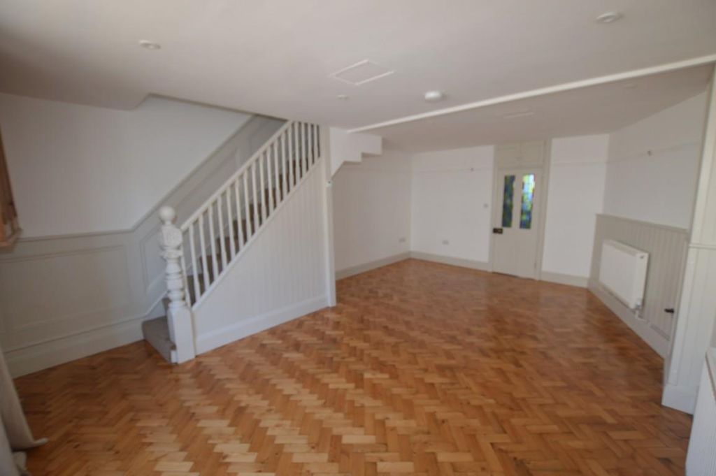Property photo 3 of 13 Dsc_0034 (Medium).Jpg